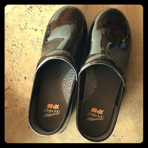 Dansko xp 2.0 clogs